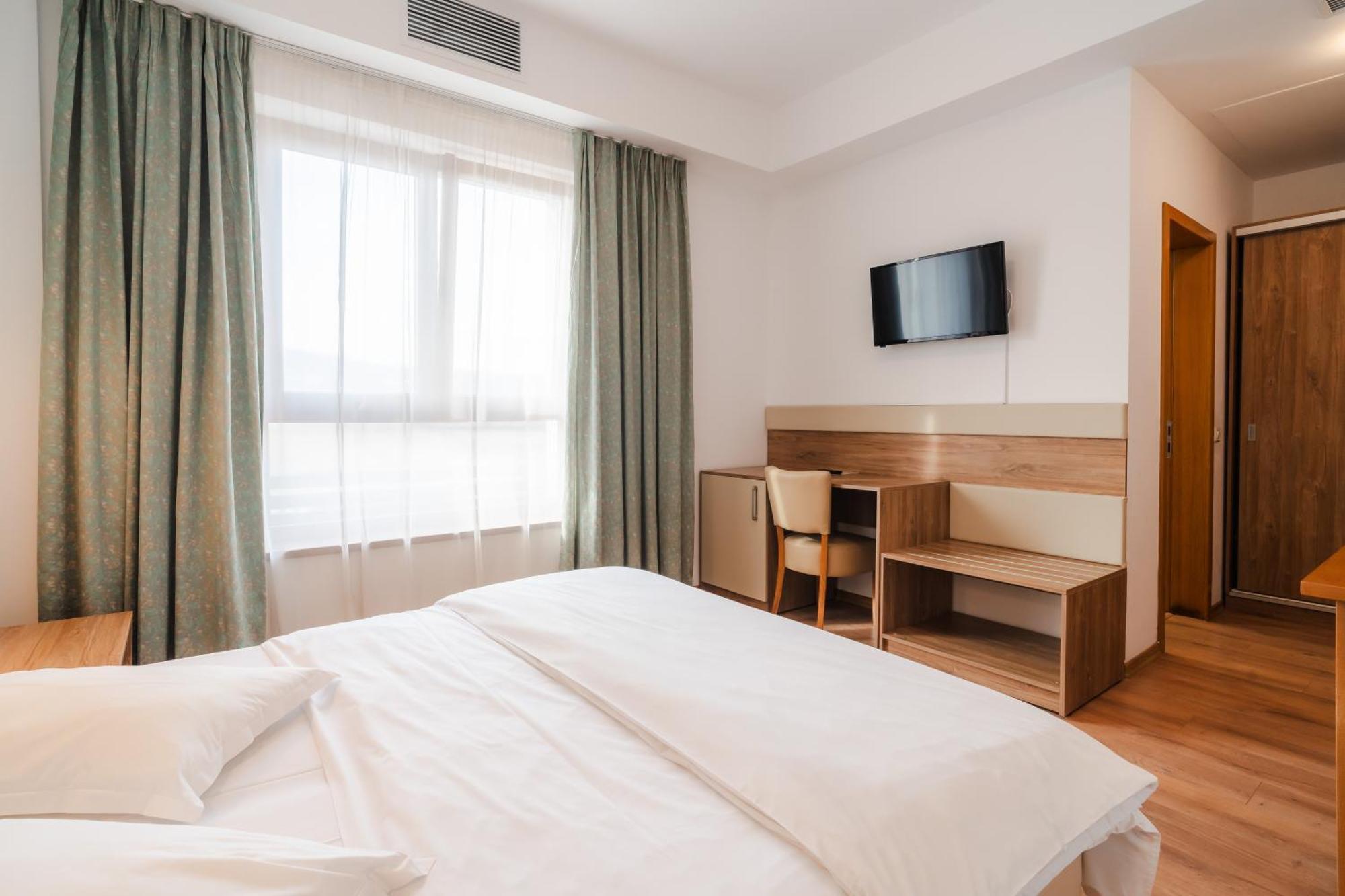 Tci Social Club Hotell Cluj-Napoca Exteriör bild